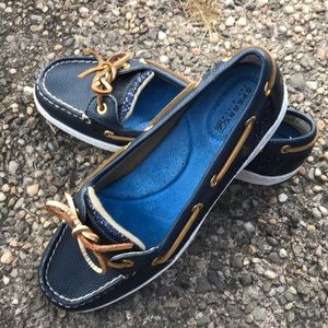 Women’s Sperry size 8